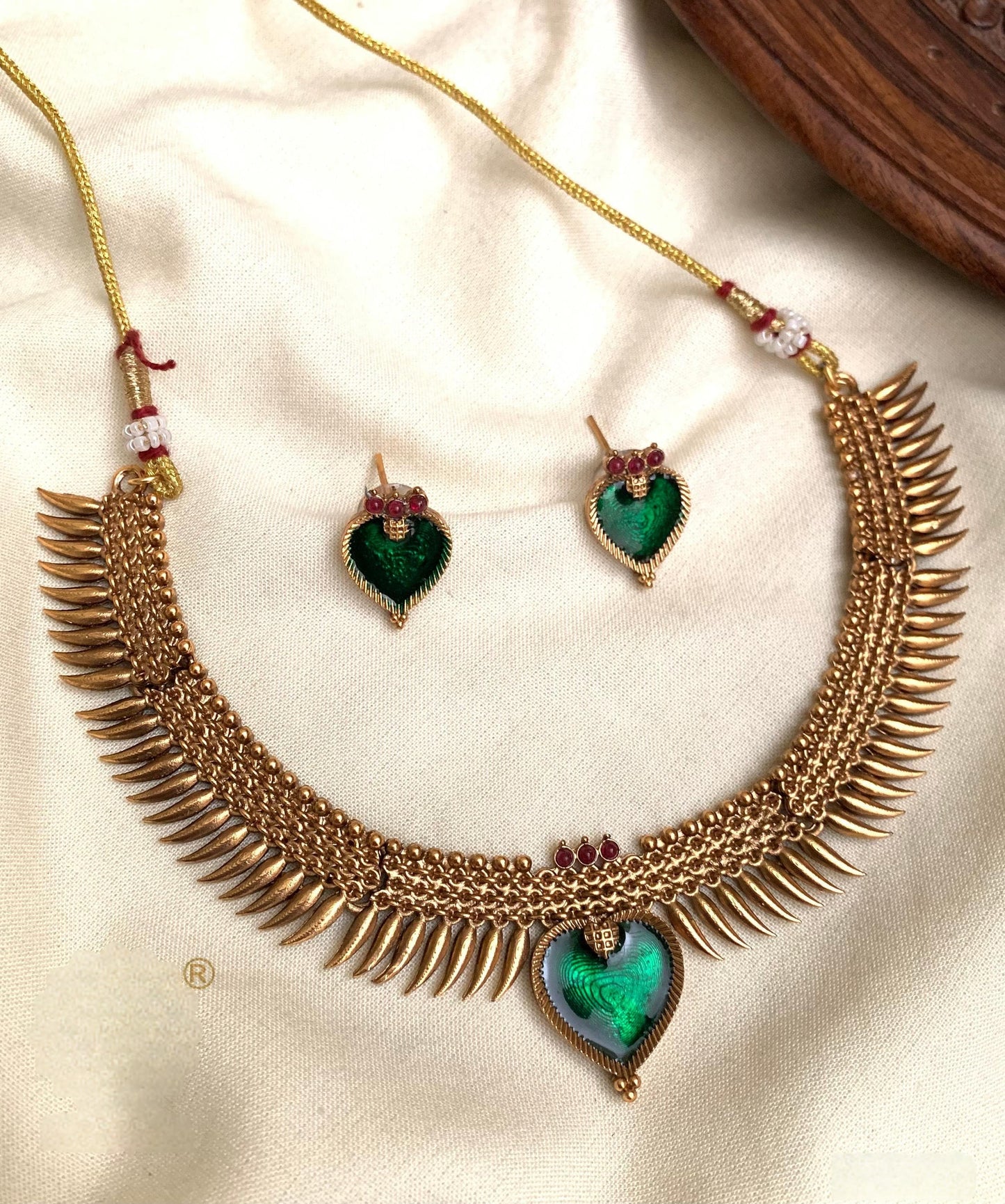 Premium pichipoo gold like necklace