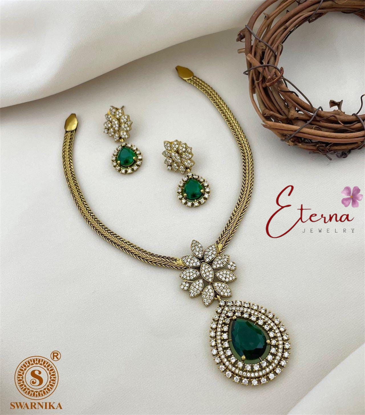 Emerald flower diamond replica necklace