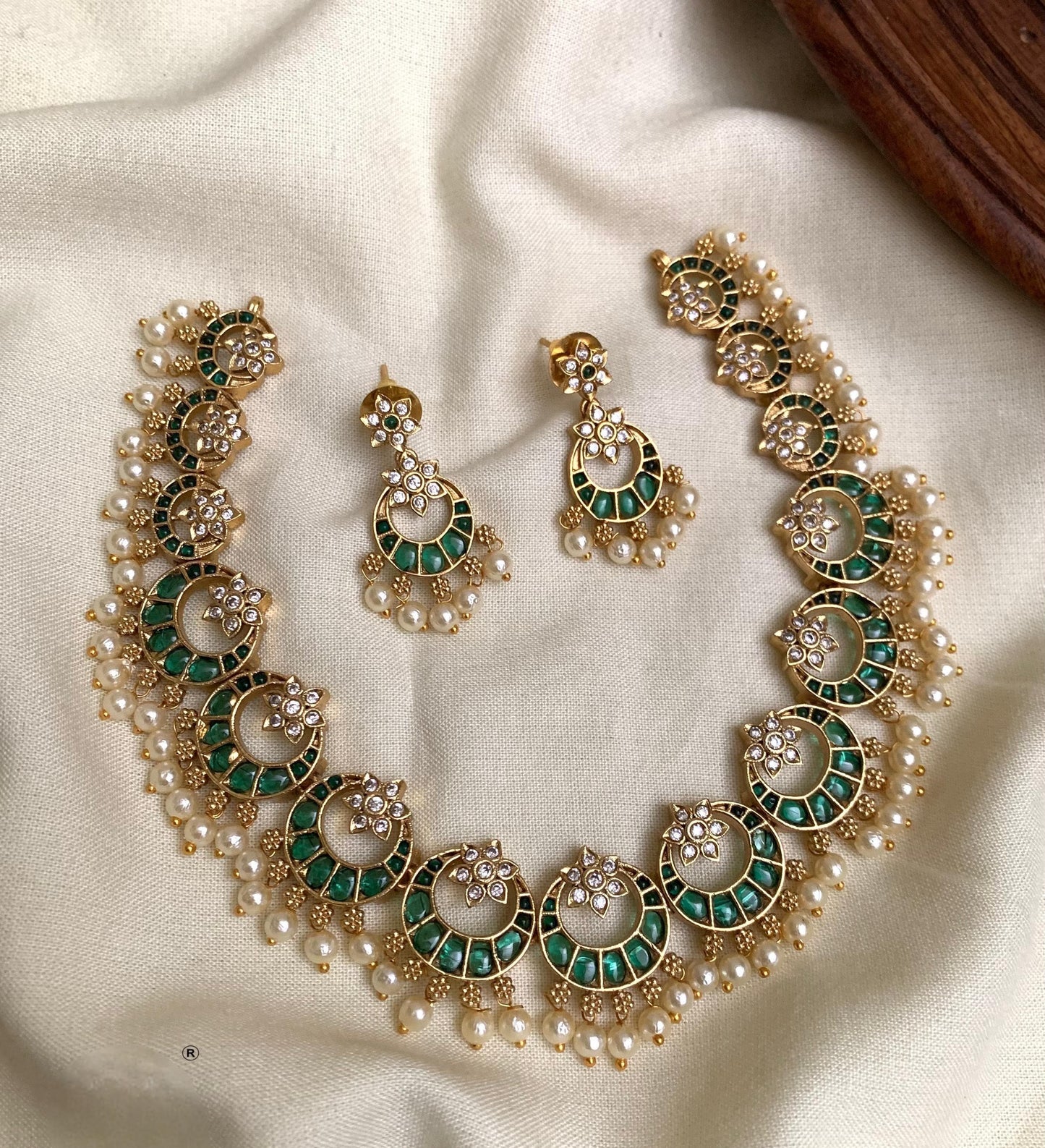 Premium Pearl kempstone necklace set