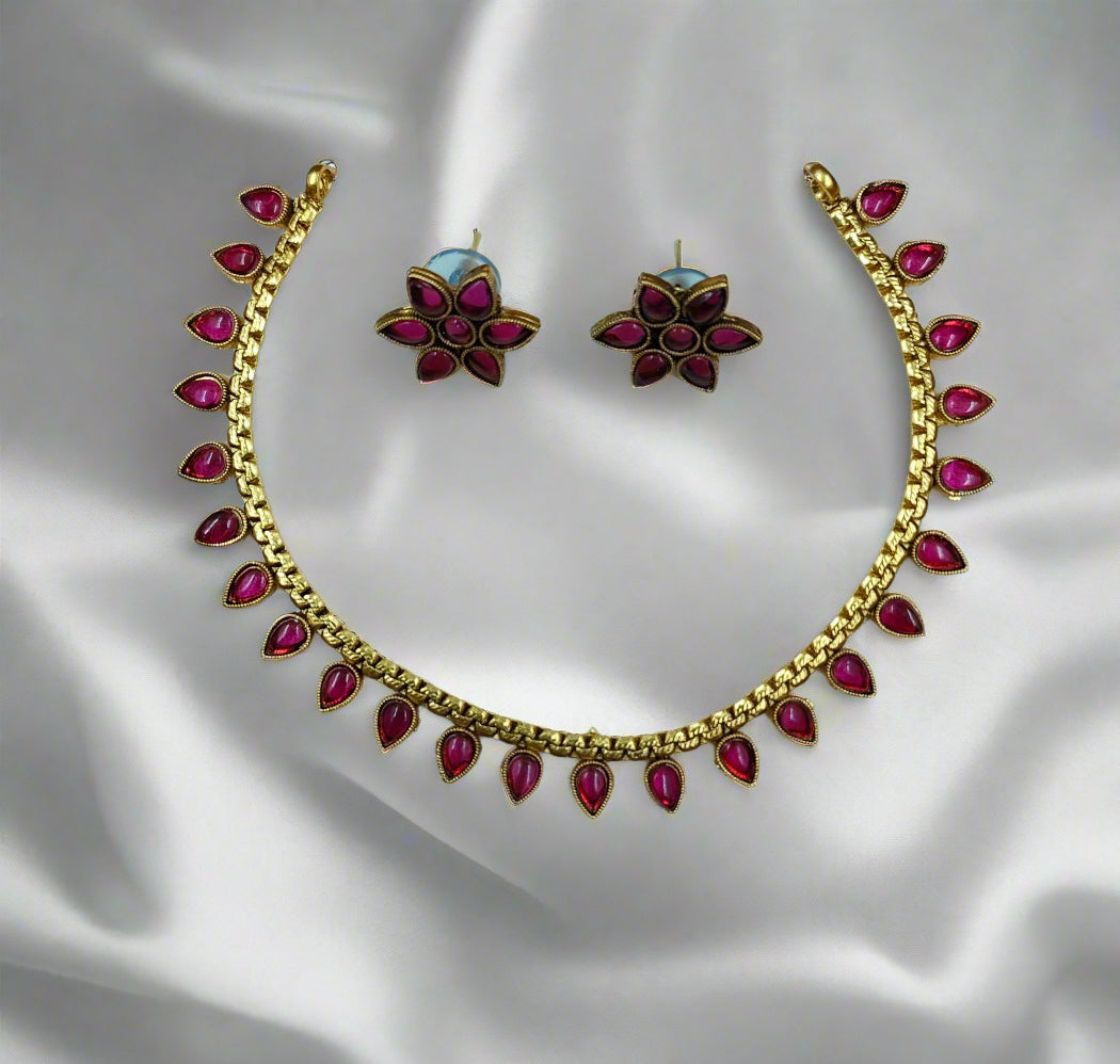 Premium ruby/emerald stone antique gold finish necklace
