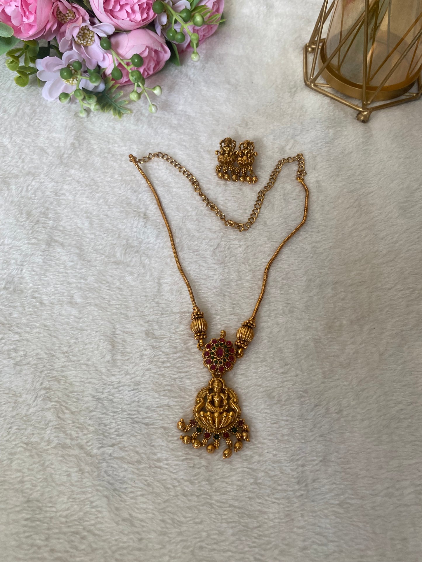 Kemp stone Lakshmi gold beads atigai
