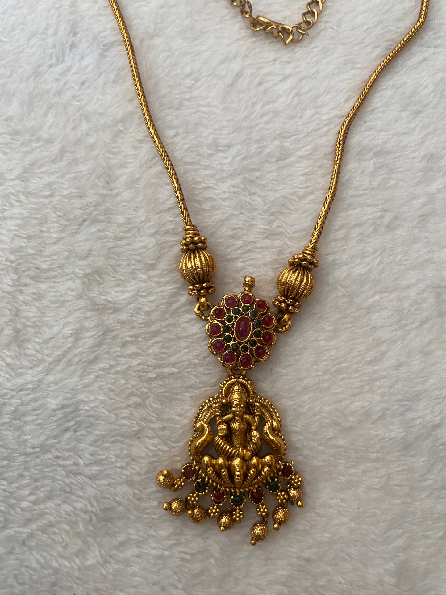 Kemp stone Lakshmi gold beads atigai