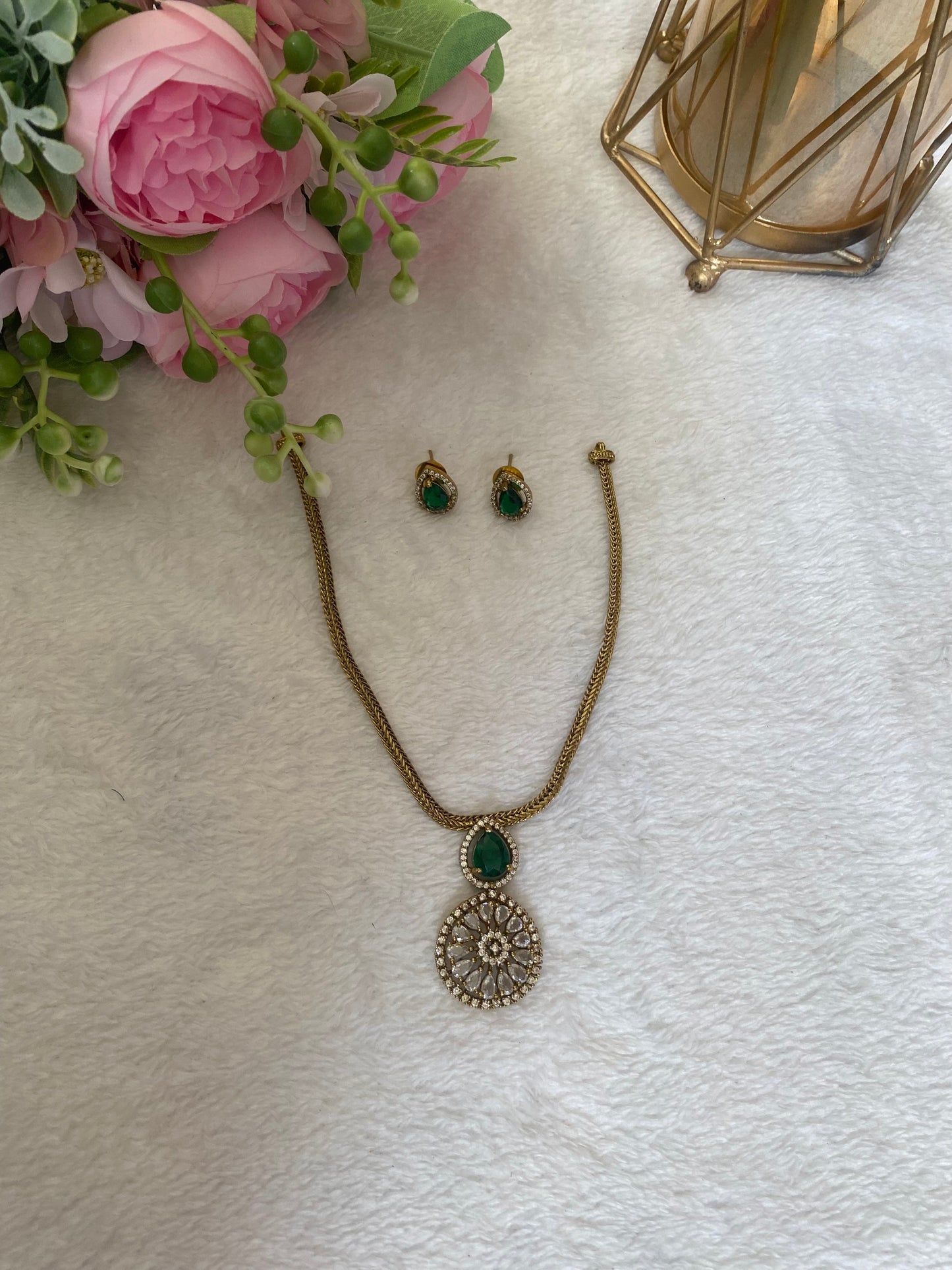 Premium emerald stone atigai