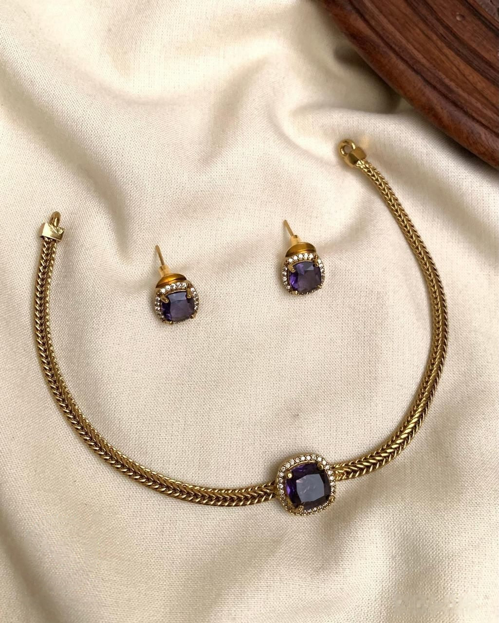 Premium Emerald/Purple necklace