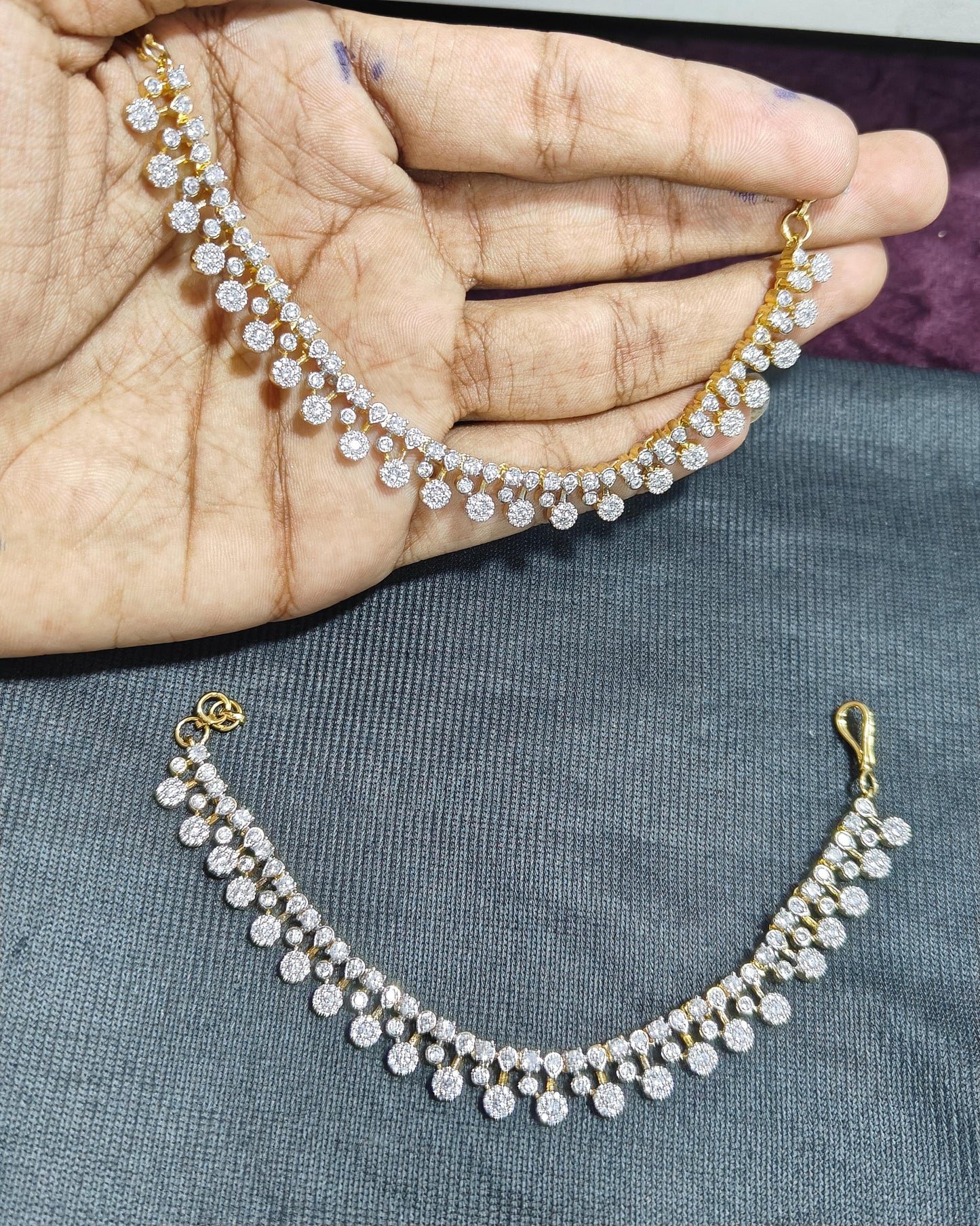 Diamond replica maatal(ear chain)