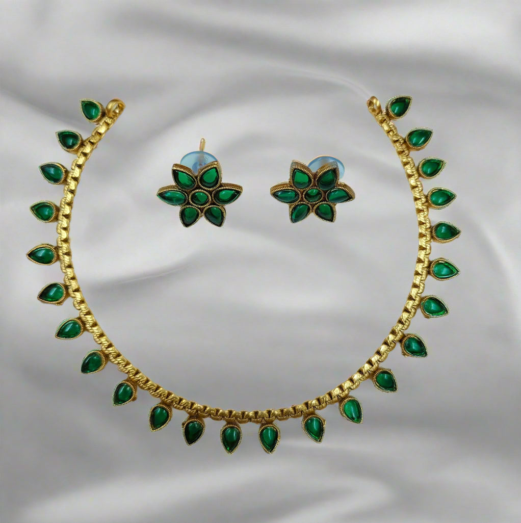 Premium ruby/emerald stone antique gold finish necklace