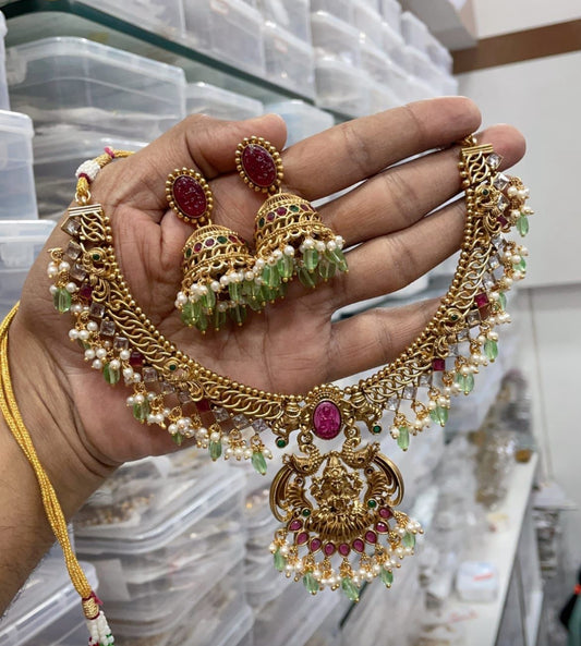 Premium hasili pearl dropping necklace