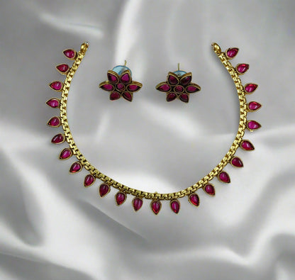 Premium ruby/emerald stone antique gold finish necklace