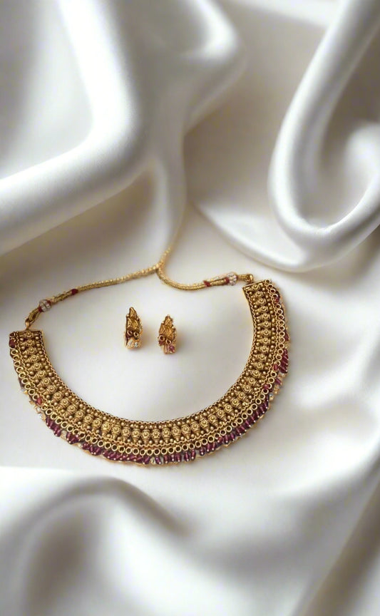 Traditional rice pearls necklace
