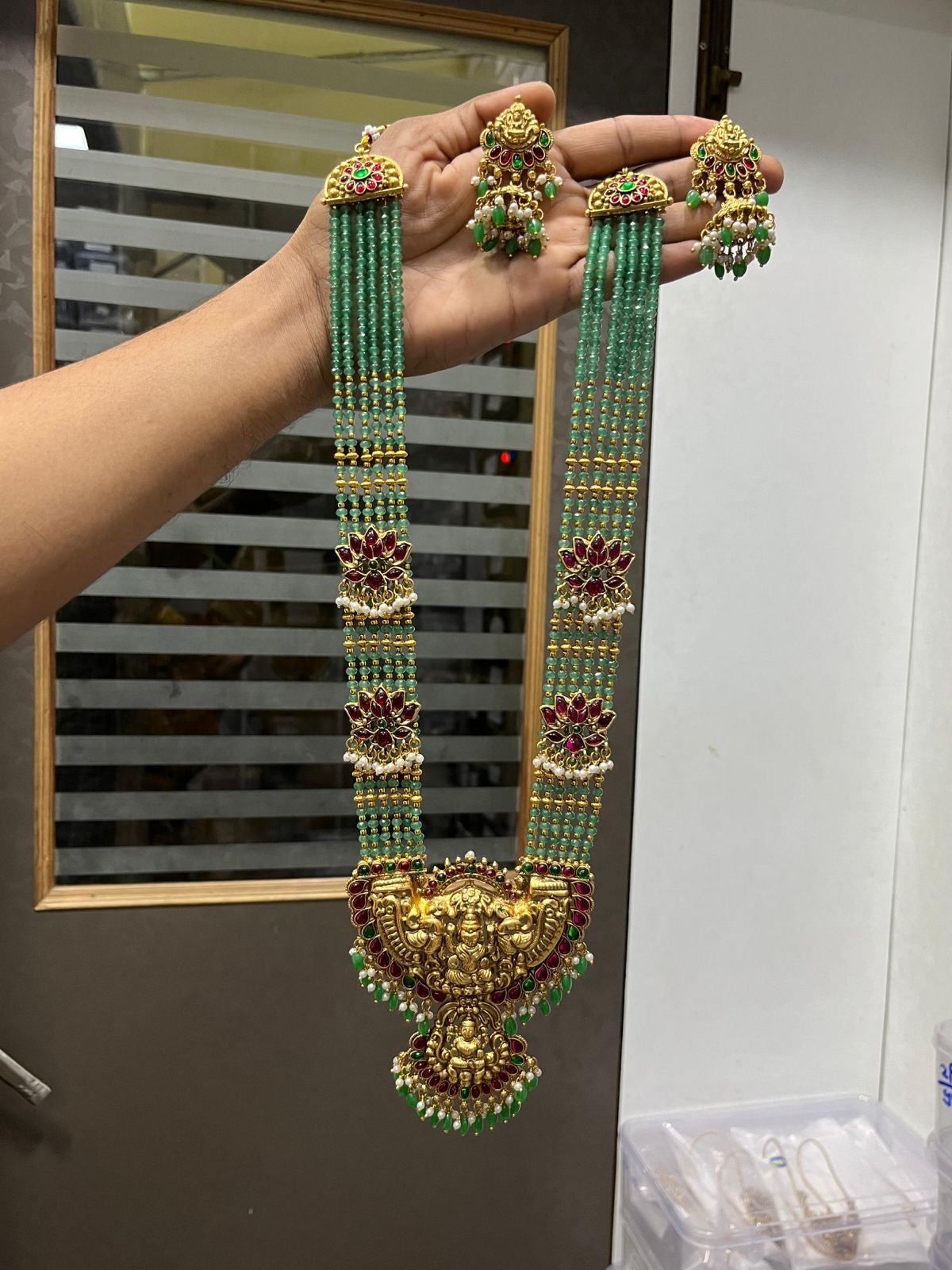 Premium lotus Lakshmi onyx green beads haram