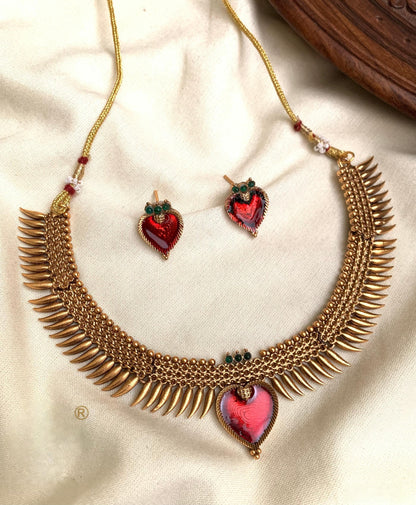 Premium pichipoo gold like necklace