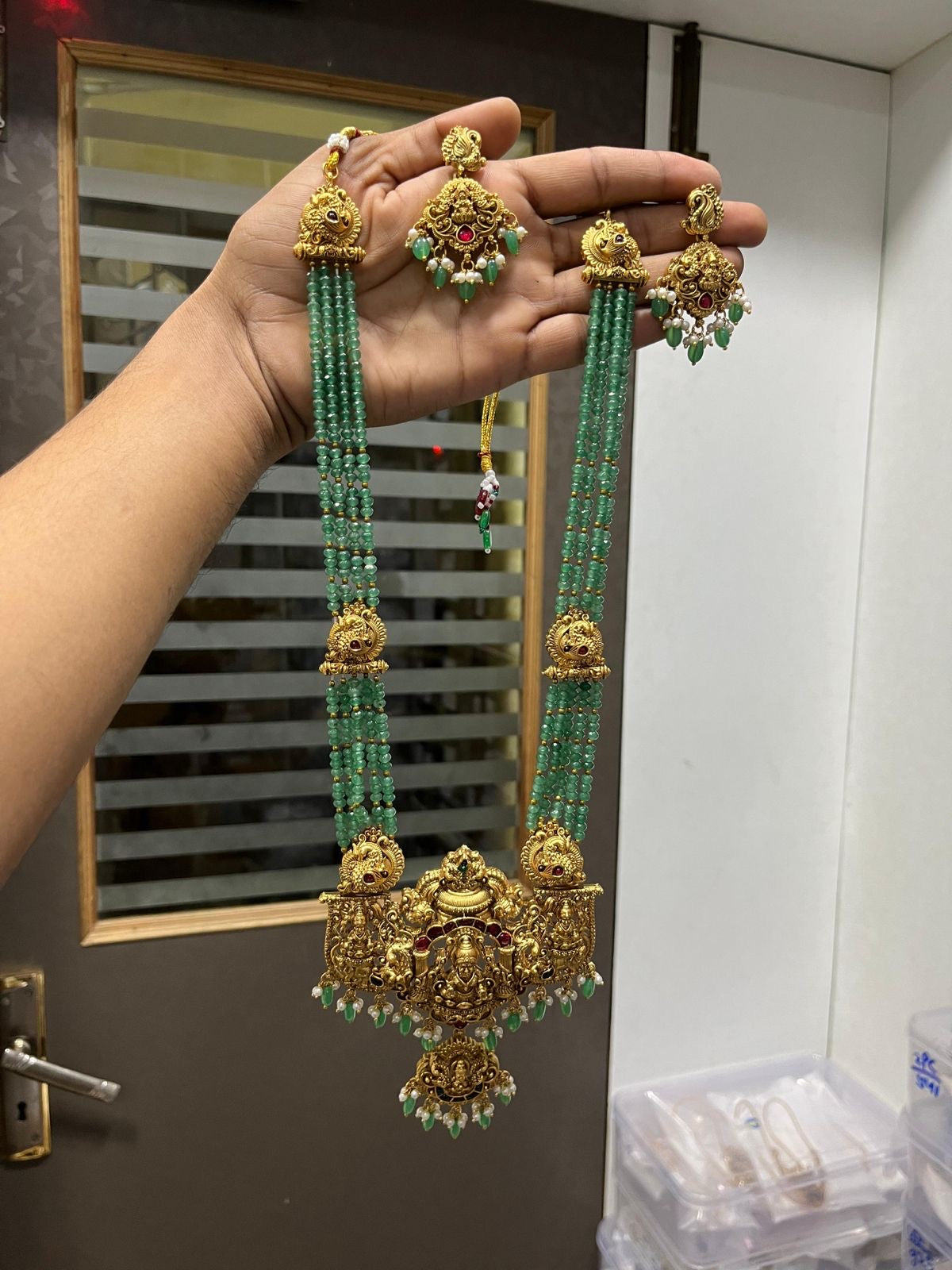 Premium onyx Lakshmi kemp stone haram