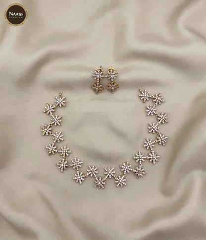 Premium diamond trending necklace