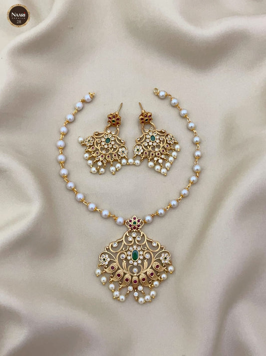 Premium Pearl necklace