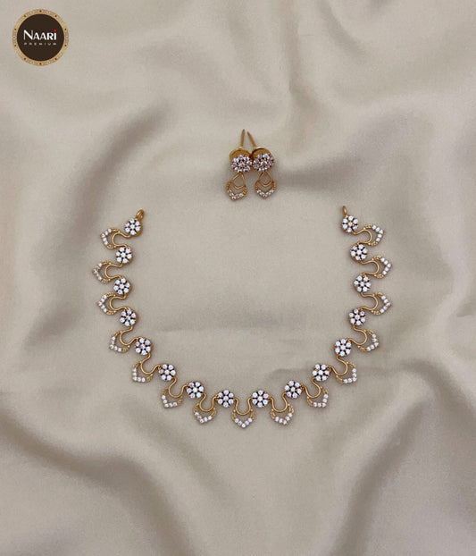 Premium diamond finish necklace