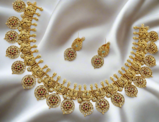 Gold finish peacock kaasu stone necklace