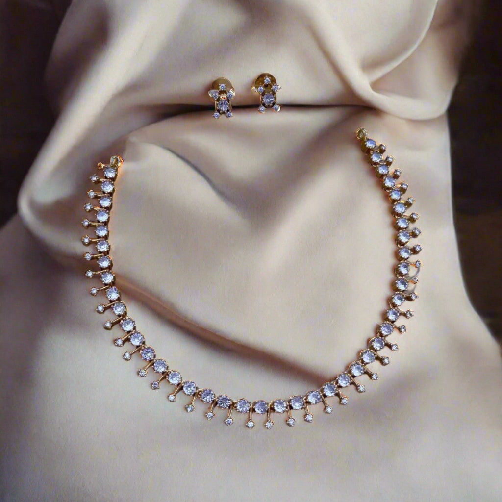 Premium diamond minimalist necklace