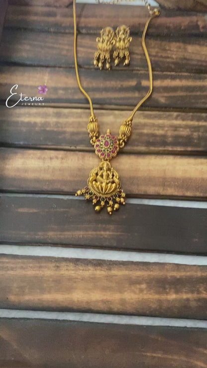 Kemp stone Lakshmi gold beads atigai